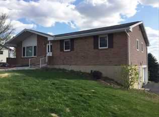 1599 Sierra Ln, Pen Argyl, PA 18072