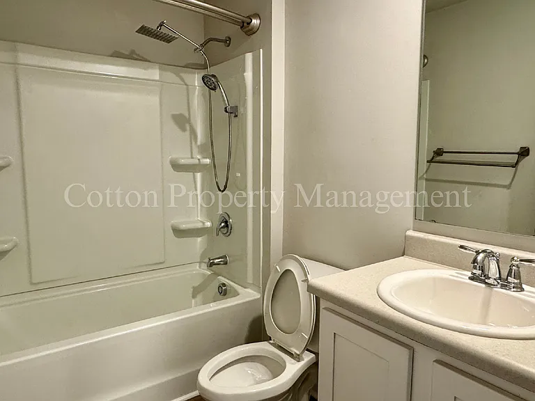 1114 Forest Glen Dr NE — Photo 13