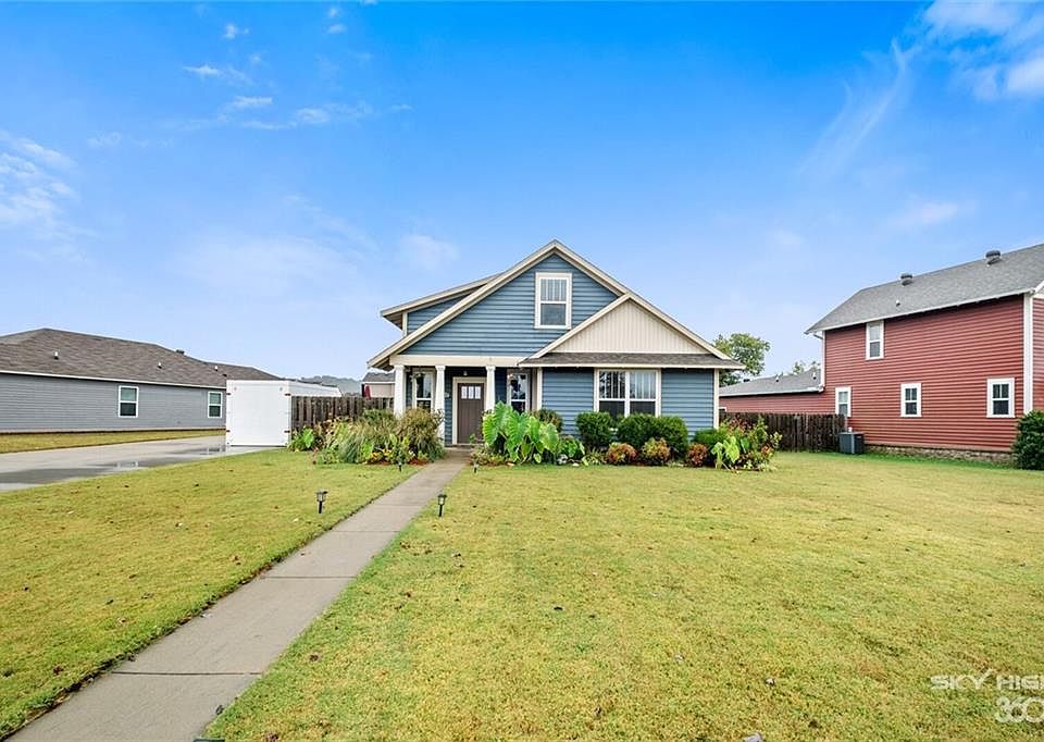 1st image of 1216 S Oxbow Way