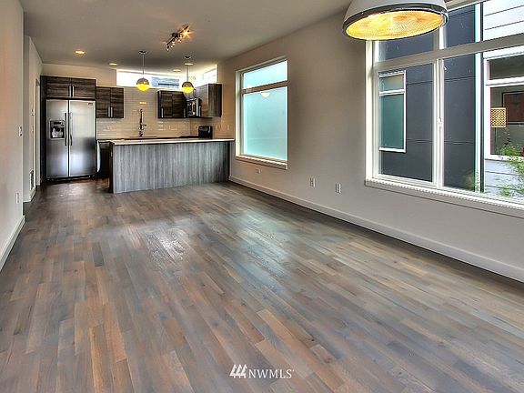 3rd image of 2353 B Minor Avenue E