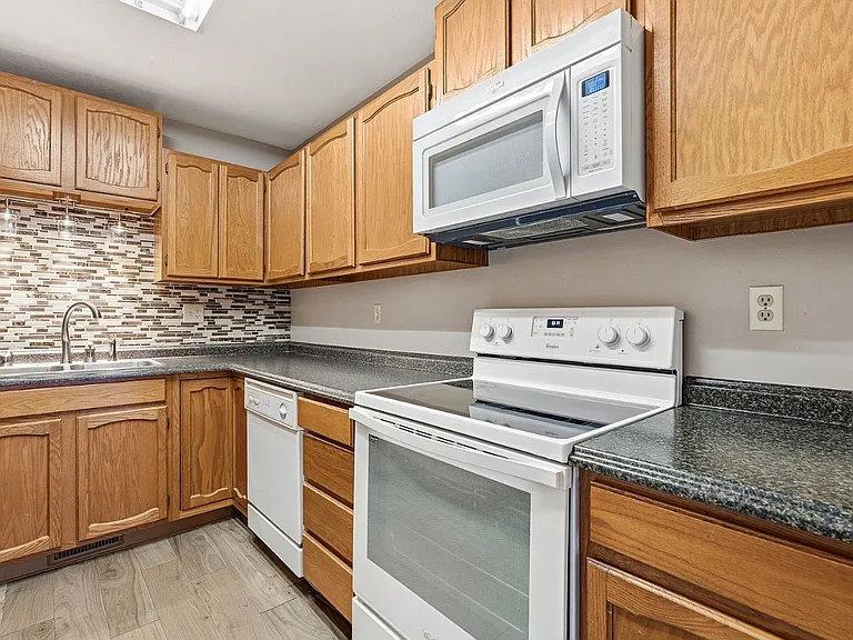 3114 Cymar Dr — Photo 5