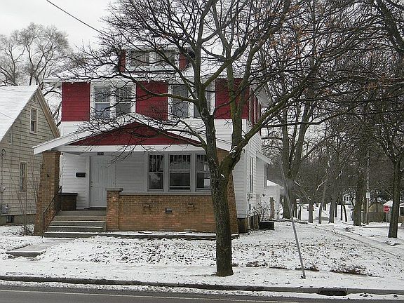 2nd image of 1004 Burton St SE