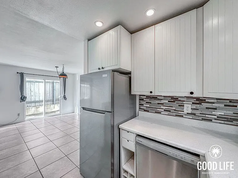 3929 33rd St — Photo 3