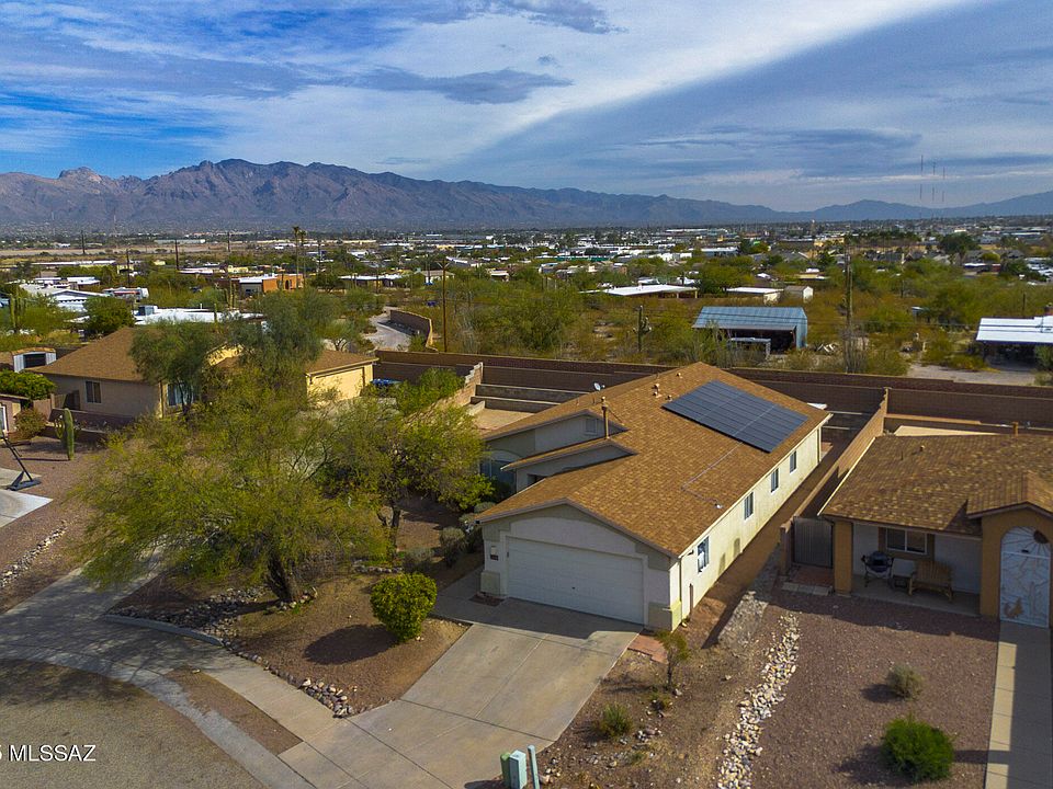1st image of 2338 W Horseshoe Pl