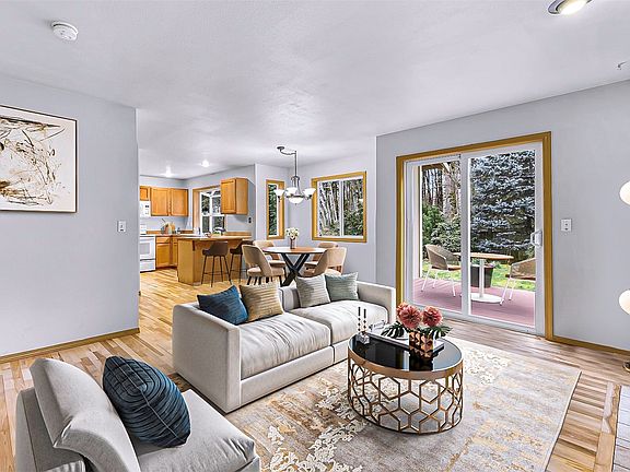 3rd image of 25508 Cumberland Way
