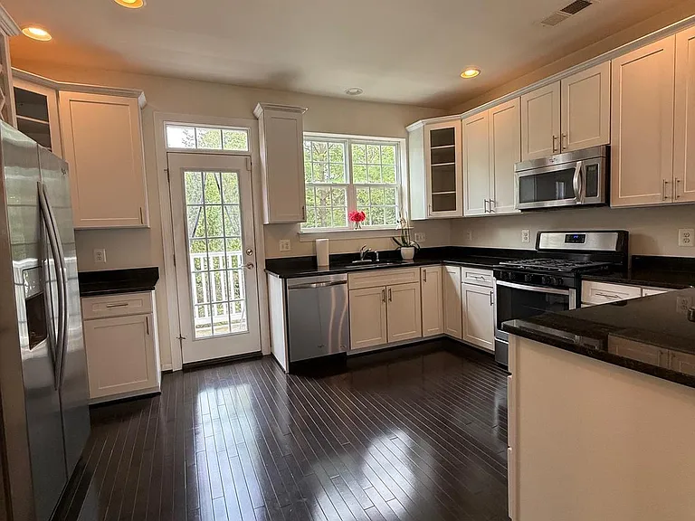 7476 Riding Meadow Way — Photo 1