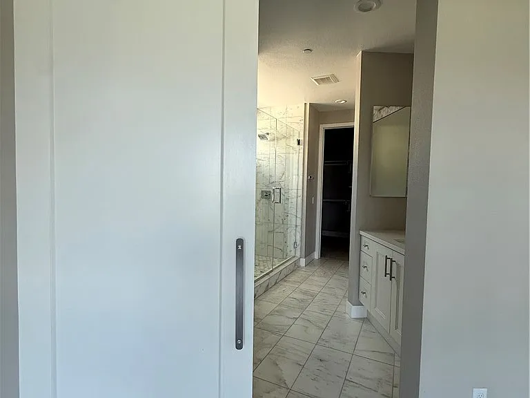 5907 S Westlawn Ave — Photo 23