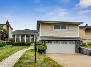 7749 Maple St, Morton Grove, IL 60053