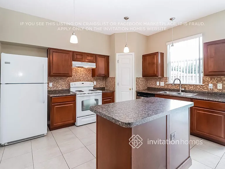 4502 Stable Dr — Photo 10