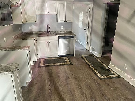 5th image of 3172 Brisbane Ave