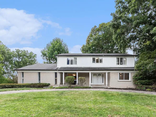 22465 Kenwyck Dr, Southfield, MI 48034