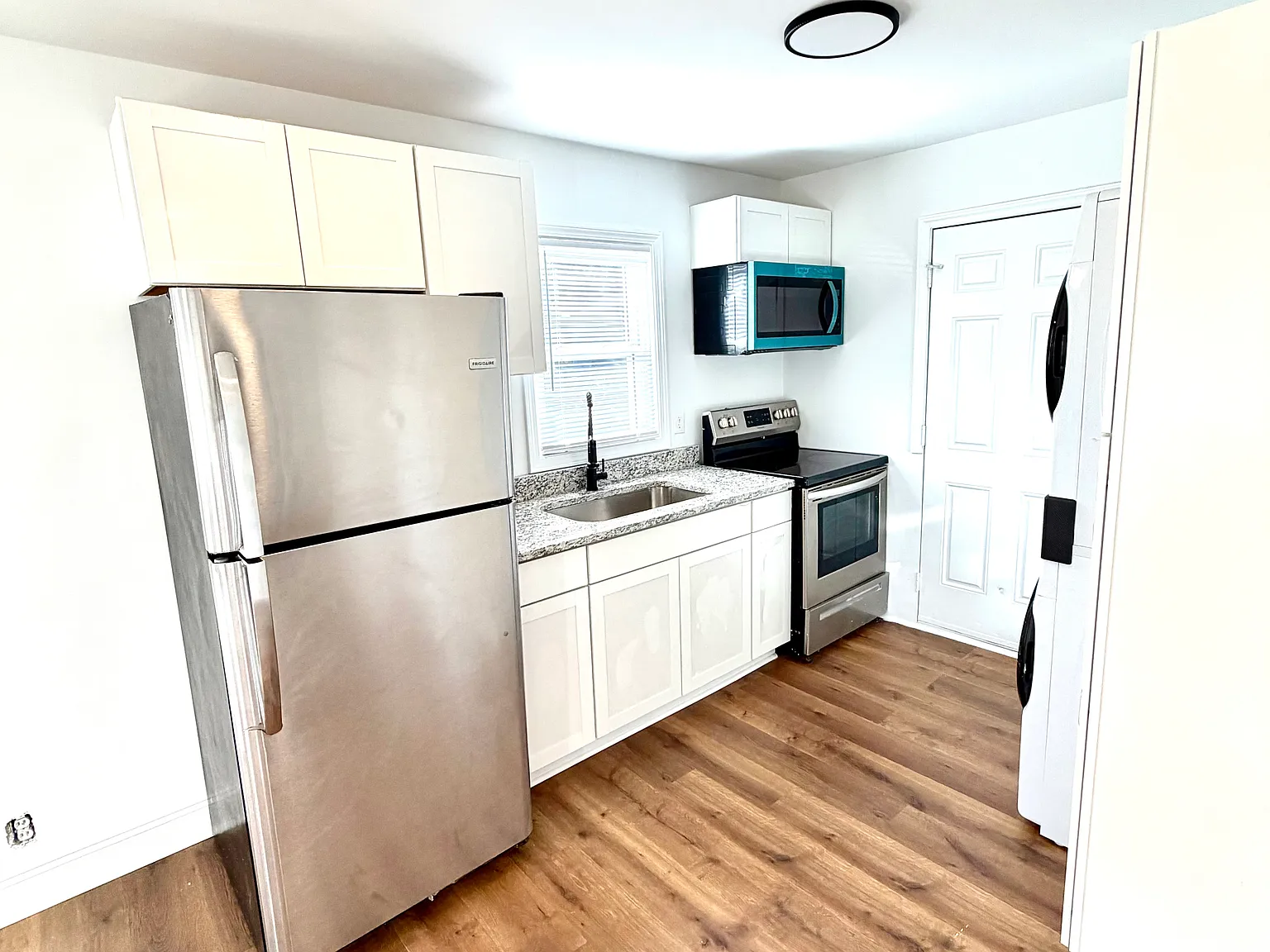 2 bed, 750 sqft, $1,450 — Photo 3