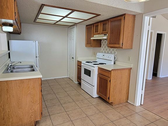 3rd image of 9402 Kempler Dr #B