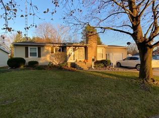 412 Sunnyside Dr, Flushing, MI 48433