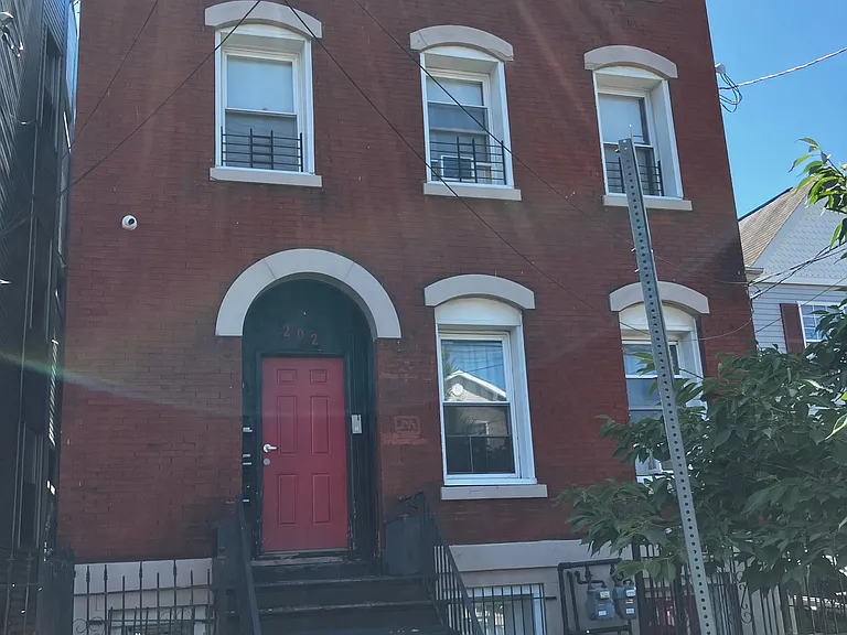 202 Littleton Ave #3 — Photo 2