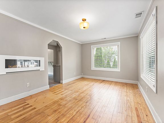 5th image of 25715 Ross St