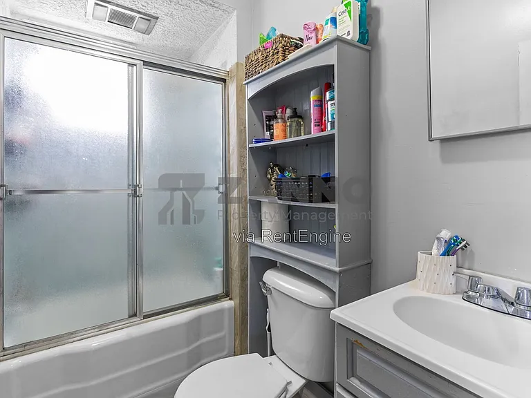 121 Farmington Ave #3 — Photo 14