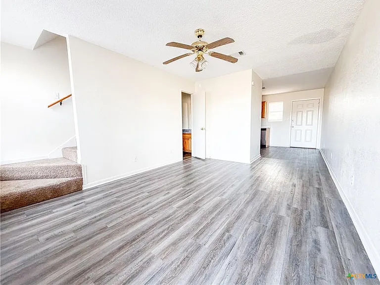 4305 Shawn Dr #C — Photo 2