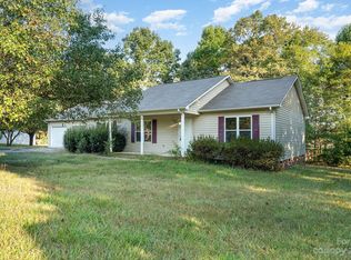 9495 Indian Hills St, Hickory, NC 28601