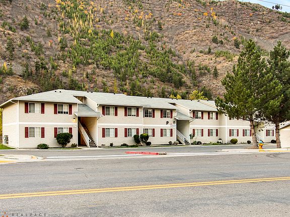 Front view of Creekside