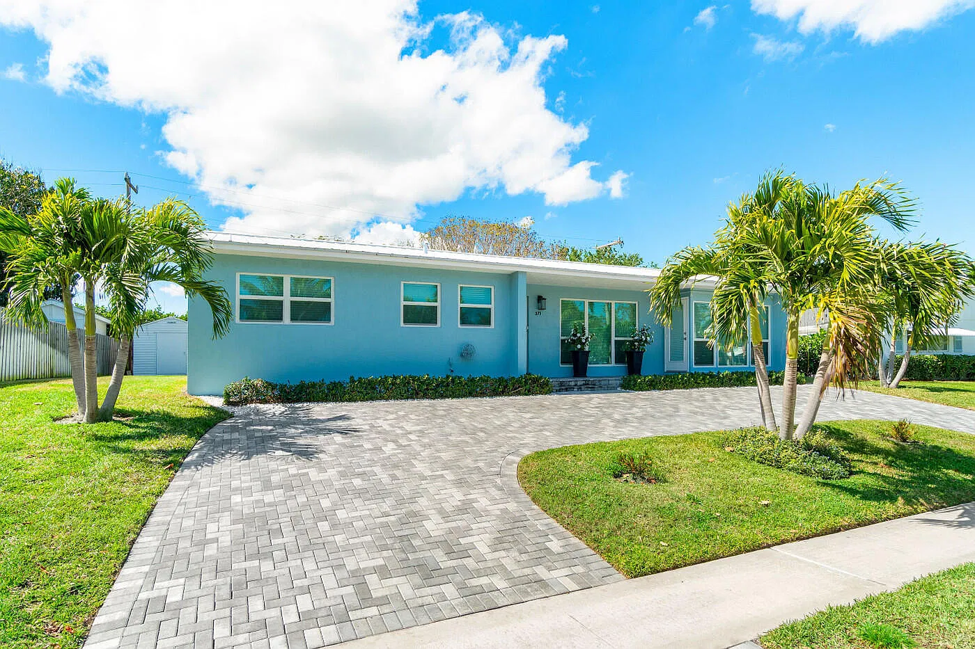3 bed, 2.0 bath, 1327 sqft, $7,000 — Photo 2