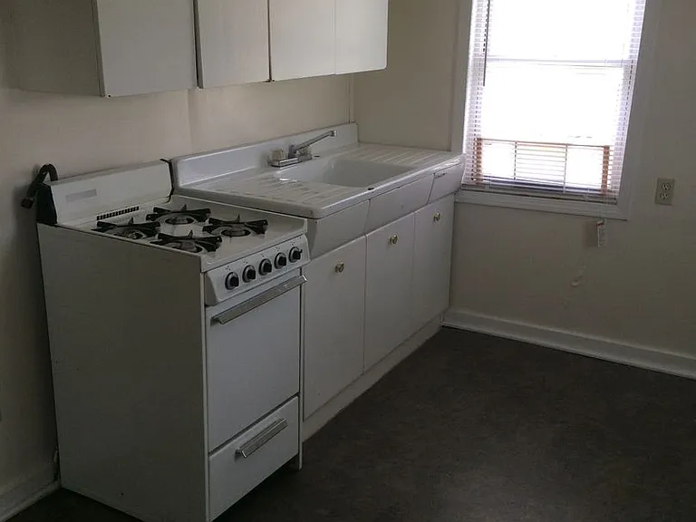 2038 Monon Ave — Photo 2