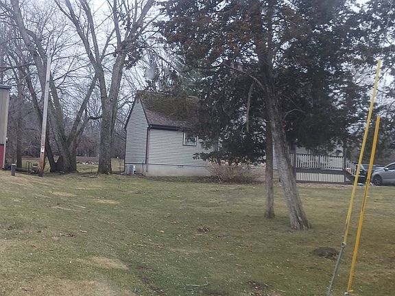 3rd image of S17W22253 Anoka Ave