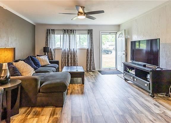 3rd image of 141 Chadborne Ct
