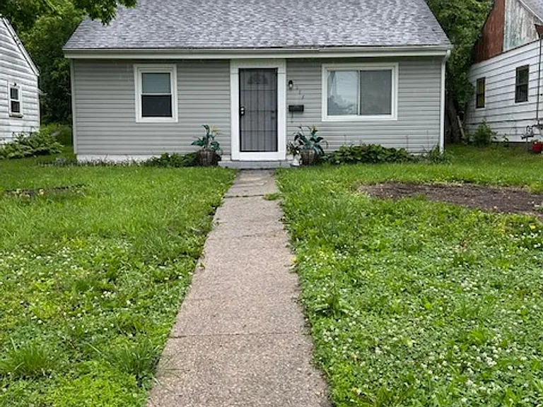 111 N Smithville Rd — Photo 1