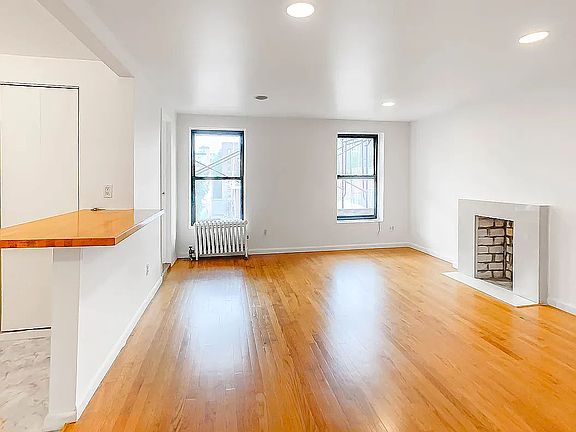 3rd image of 503 E 6th St APT 4F