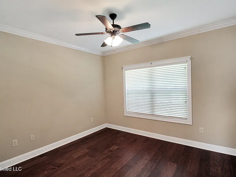 114 Huber St — Photo 18