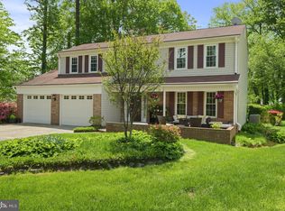 5208 Dunleigh Dr, Burke, VA 22015