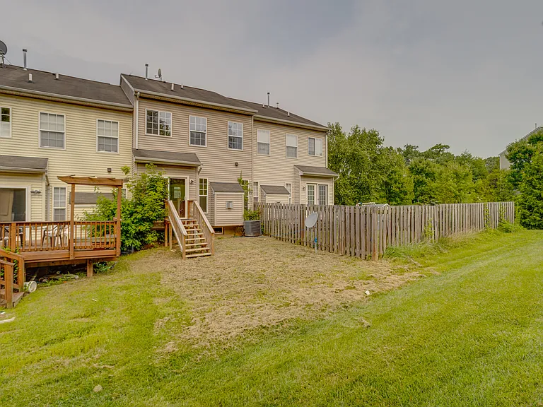 103 Buttonwood Ct — Photo 59