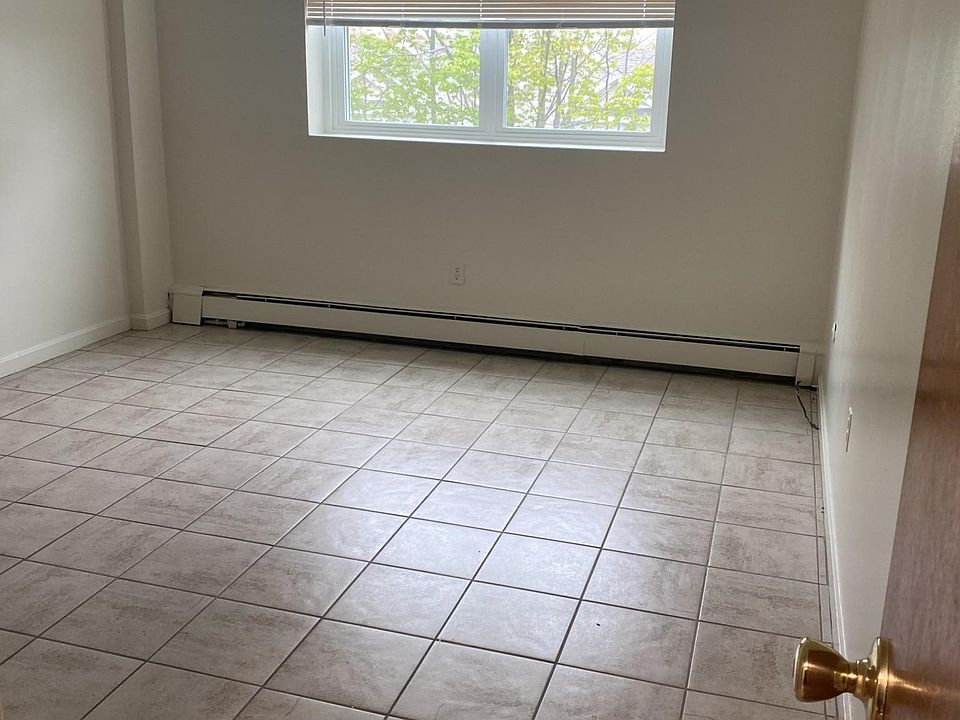 2nd image of 80 Cambridge Rd #13W
