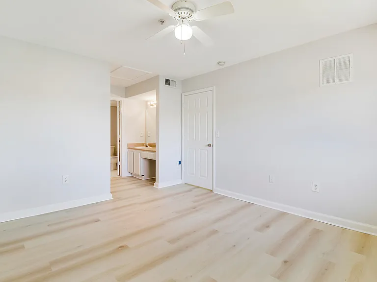 121 SW Palm Dr #306 — Photo 21