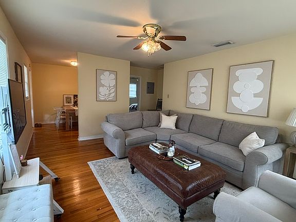 5th image of 633 E College Ave #635