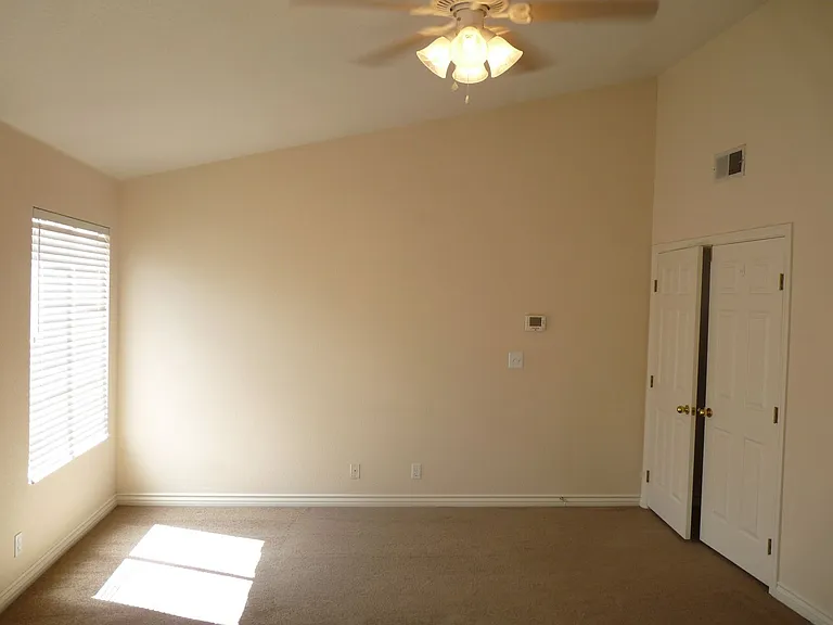 7845 Meadow Creek St — Photo 10