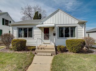 7522 W Meinecke Ave, Wauwatosa, WI 53213