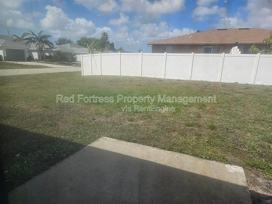 3 bed, 2.0 bath, 1200 sqft, $1,500 — Photo 2