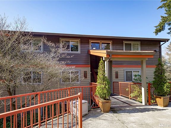 4th image of 11058 NE 33rd Pl APT D9
