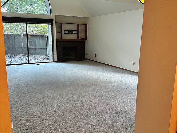 2nd image of 1421 Wallis Ct