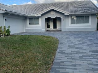 5560 Hawkes Bluff Ave, Fort Lauderdale, FL 33331