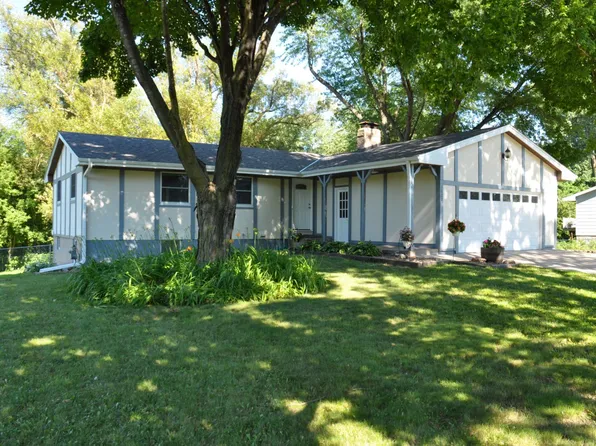 1620 Olive Ln N, Plymouth, MN 55447
