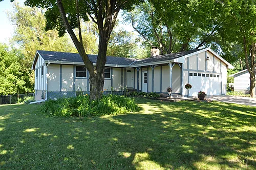 1620 Olive Ln N Photo 1