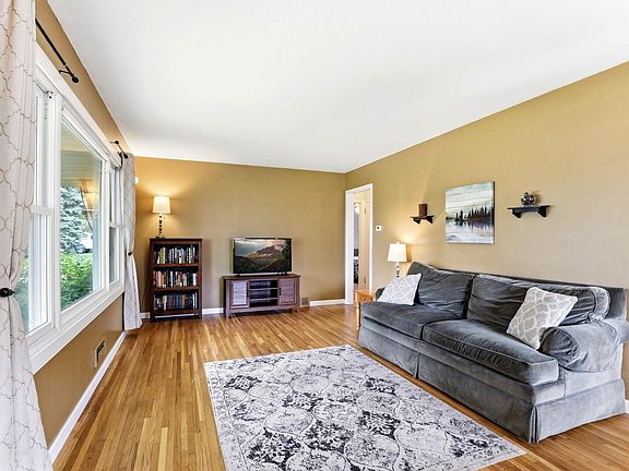 3rd image of 6921 16th Ave S