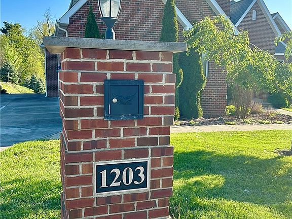 4th image of 1203 Clark St