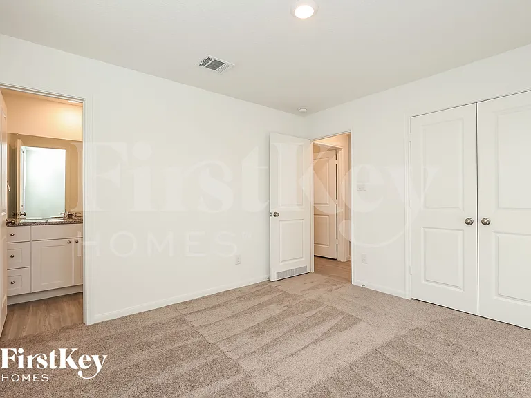 2721 La Mundial St — Photo 11