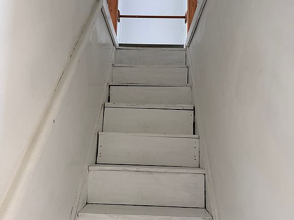 3rd image of 27353 Park Ct