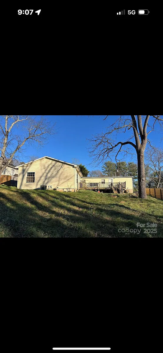 Building Photo - 120 N Bear Creek Rd