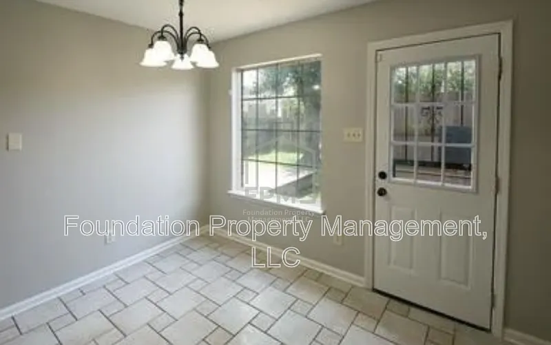 3 bed, 2.0 bath, 1181 sqft, $1,245 — Photo 4